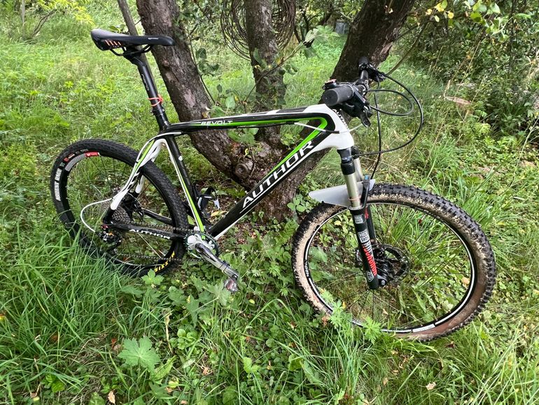 Gebrauchtes Author Revolt Carbon - Custom Build 2012 Mountainbike, Schwarz — Bild 1 von 30