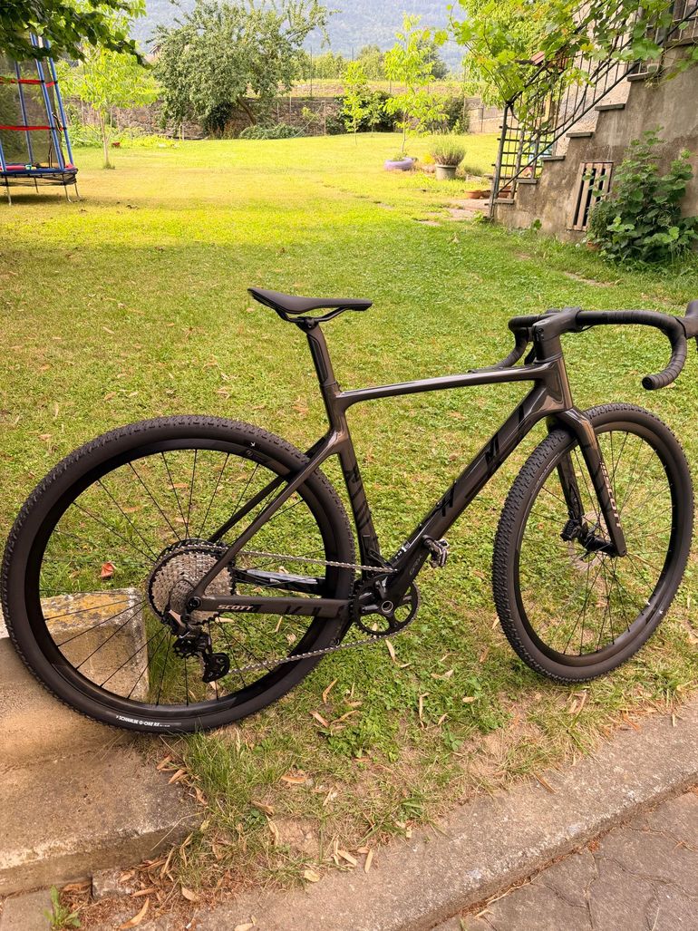 Used Scott Addict Gravel 30 2026 2026 Road & Gravel, Black — image 1 of 3