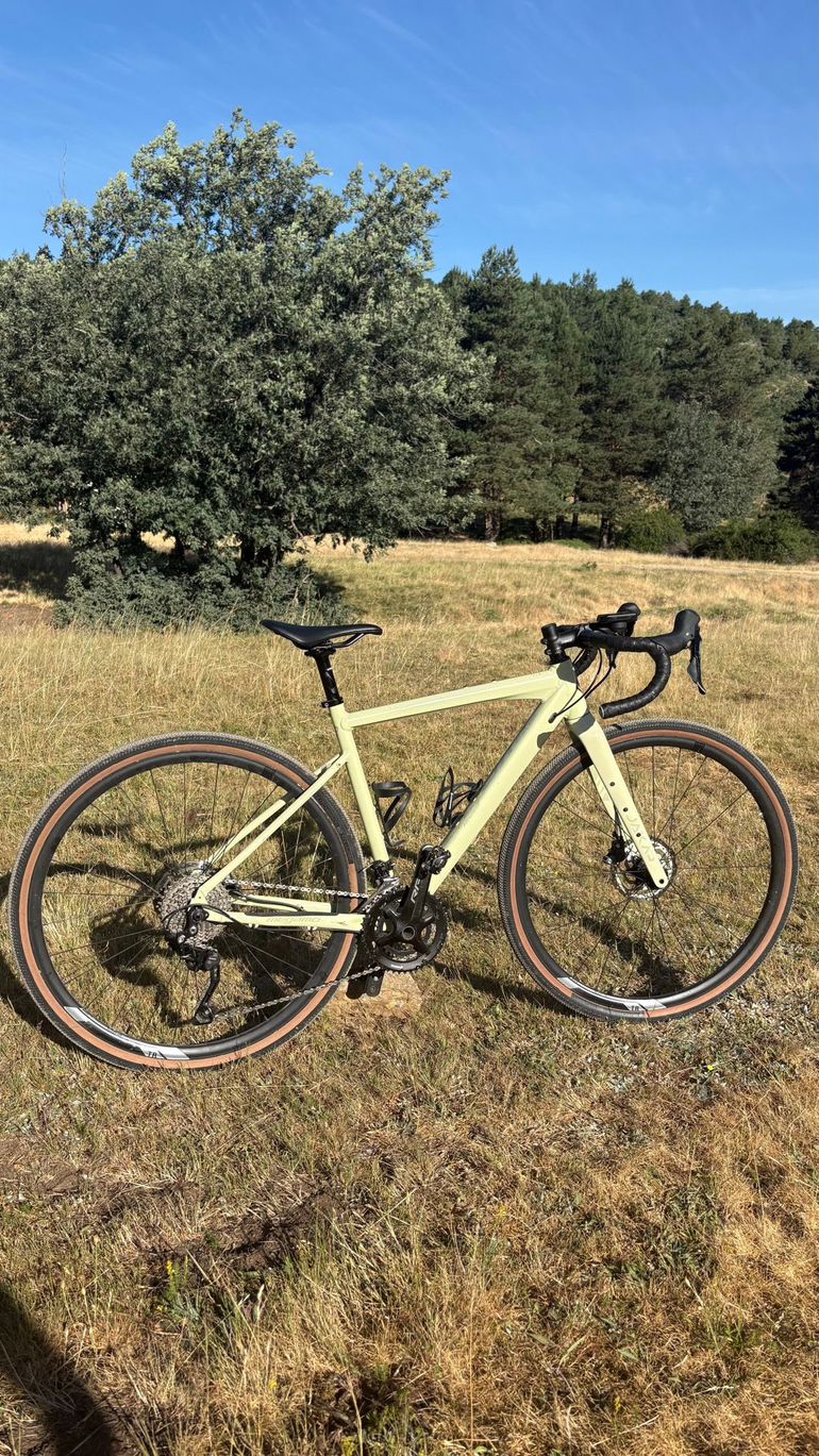 Used Megamo JAKAR 30 2023 2023 Road & Gravel, White — image 1 of 9