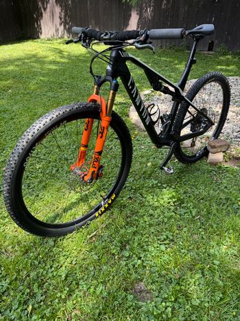 Used Canyon Lux CF SLX 9 2021 2021 Mountainbike, Orange, 29 — image 5 of 12