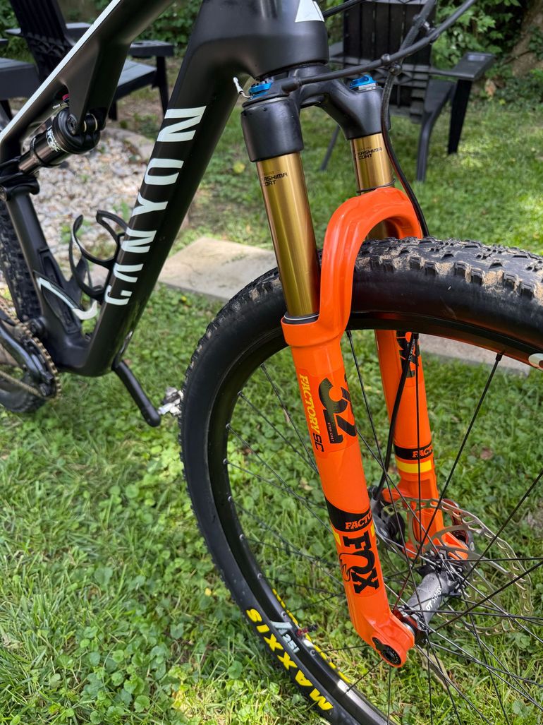 Used Canyon Lux CF SLX 9 2021 2021 Mountainbike, Orange, 29 — image 9 of 12