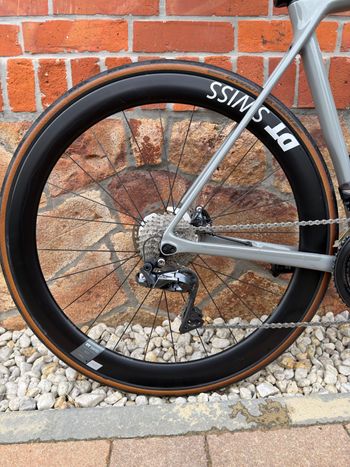 Używany Canyon Ultimate CF SL 8 Disc Aero 2021 2021 Road & Gravel — zdjęcie 3 z 25