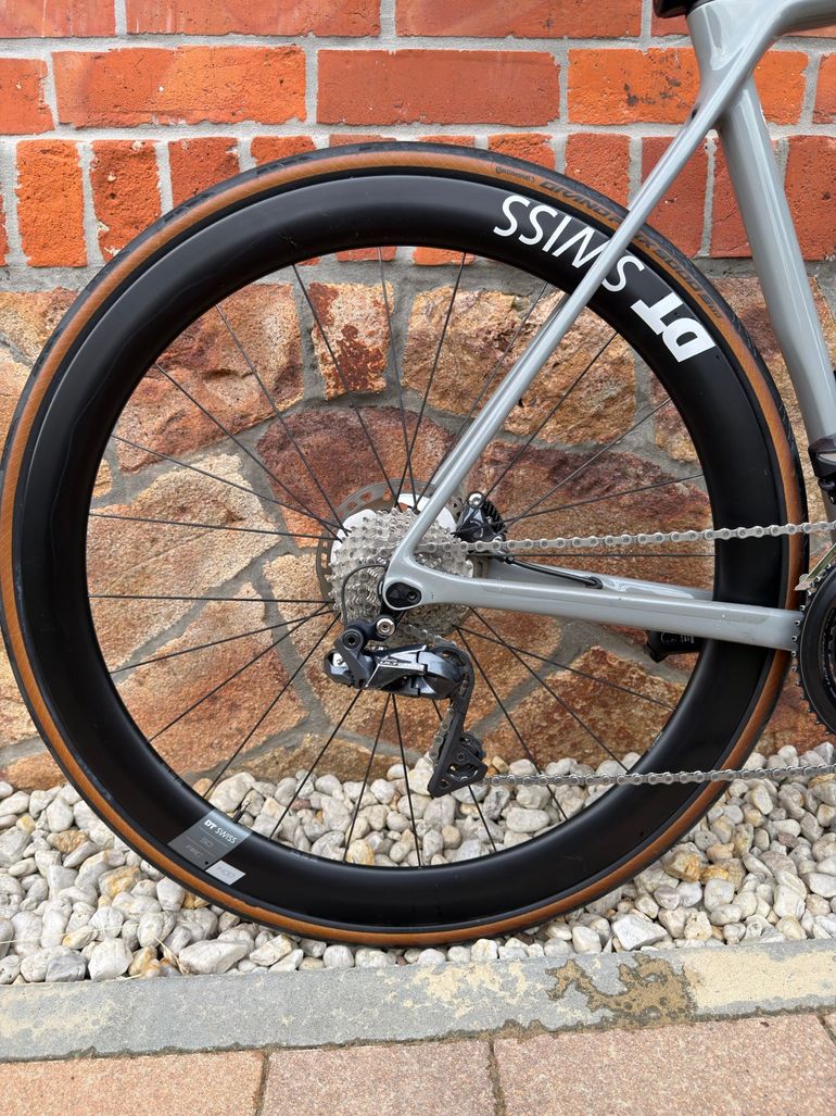 Używany Canyon Ultimate CF SL 8 Disc Aero 2021 2021 Road & Gravel — zdjęcie 3 z 25