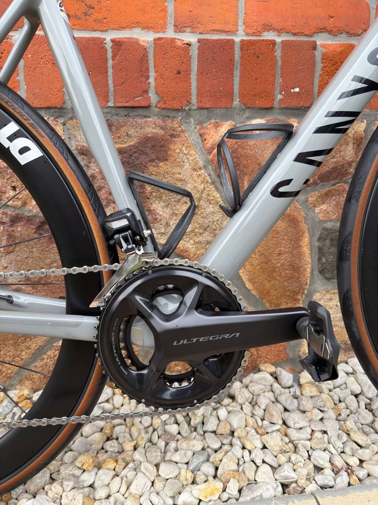 Używany Canyon Ultimate CF SL 8 Disc Aero 2021 2021 Road & Gravel — zdjęcie 2 z 25