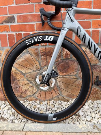 Używany Canyon Ultimate CF SL 8 Disc Aero 2021 2021 Road & Gravel — zdjęcie 16 z 25