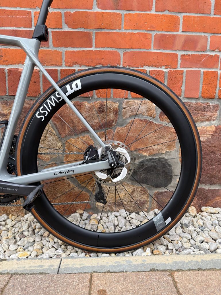 Używany Canyon Ultimate CF SL 8 Disc Aero 2021 2021 Road & Gravel — zdjęcie 17 z 25