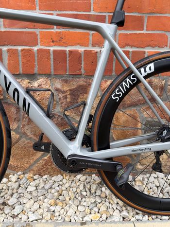 Używany Canyon Ultimate CF SL 8 Disc Aero 2021 2021 Road & Gravel — zdjęcie 5 z 25