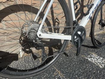 Used Trek Domane SL 5 Gen 3 2023 2023 Road & Gravel, White — image 3 of 5