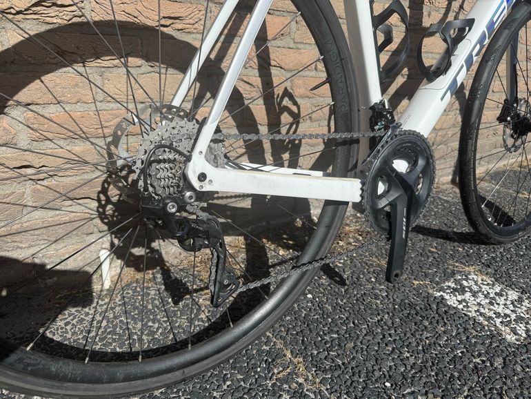 Used Trek Domane SL 5 Gen 3 2023 2023 Road & Gravel, White — image 3 of 5