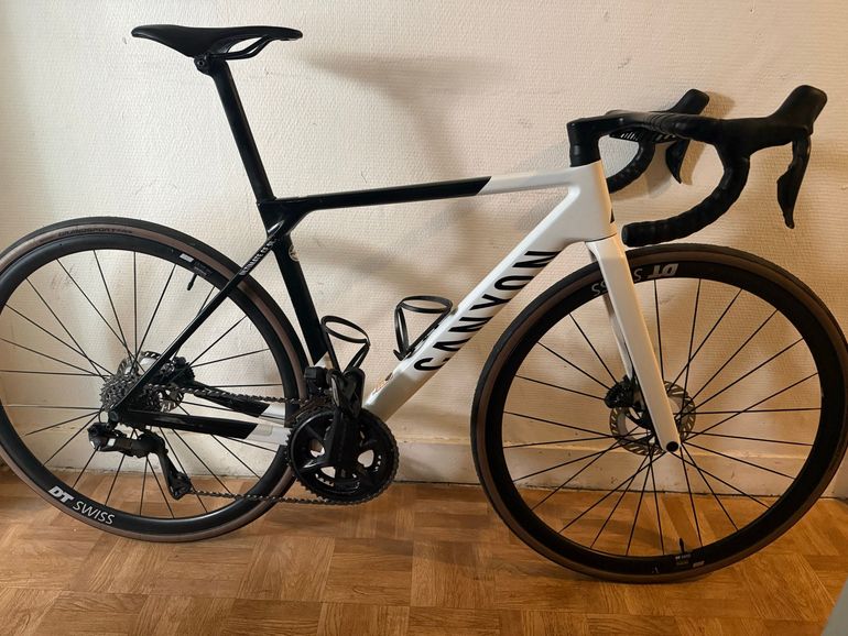 Używany Canyon Ultimate CF SL 8 Di2 2024 2024 Road & Gravel — zdjęcie 2 z 4