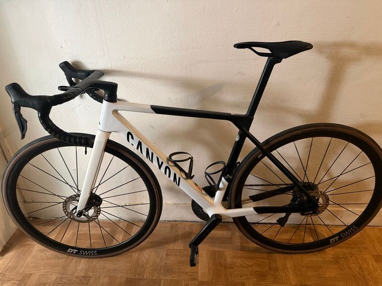 Używany Canyon Ultimate CF SL 8 Di2 2024 2024 Road & Gravel — zdjęcie 1 z 4