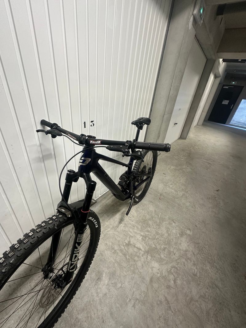 Używany Lapierre Zesty CF SE 2026 2026 Mountainbike — zdjęcie 3 z 4