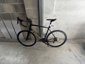 Trek Domane Shimano Claris 2024 Road & Gravel de segunda mano, Negro — imagen 2 de 21