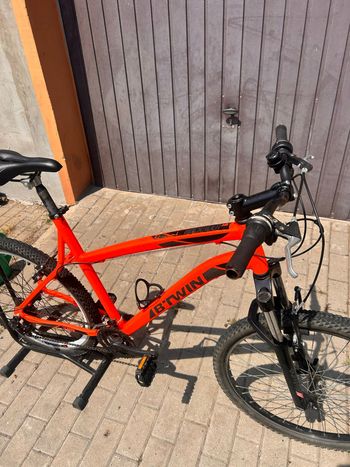 Used B Twin Rockrider Shimano Tourney 2017 Mountainbike, Orange — image 3 of 3