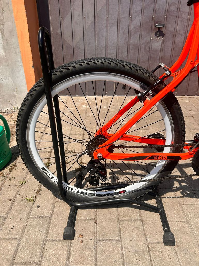 Used B Twin Rockrider Shimano Tourney 2017 Mountainbike, Orange — image 2 of 3