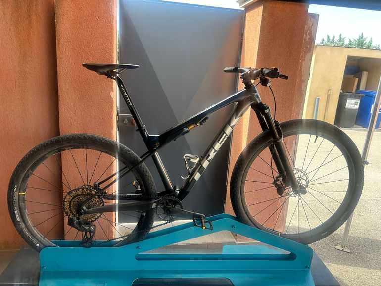 Gebrauchtes Trek Supercaliber SL 9.6 Gen 2 2025 2025 Mountainbike, Schwarz — Bild 3 von 6