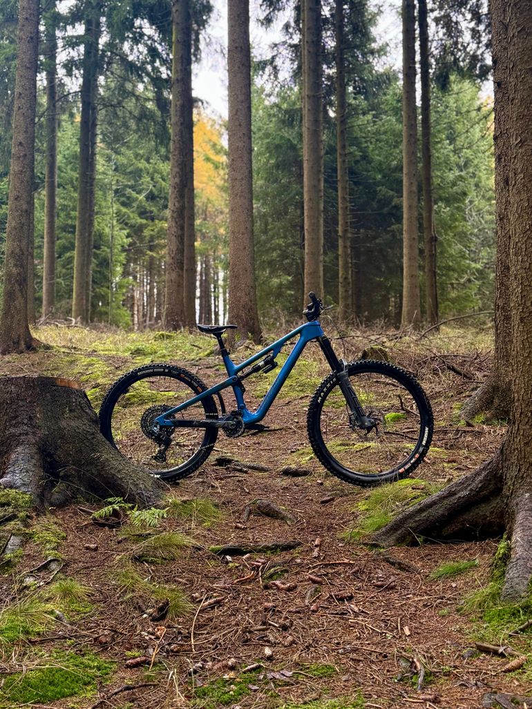 Used Merida ONE-SIXTY 8000 2024 2024 Mountainbike, Blue, 27.5 — image 1 of 4