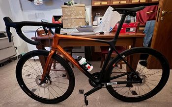 Giant TCR Advanced Pro Disc 0 Di2 2022 2022 Road & Gravel de segunda mano, Gris claro — imagen 2 de 3