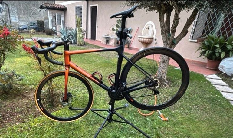 Giant TCR Advanced Pro Disc 0 Di2 2022 2022 Road & Gravel de segunda mano, Gris claro — imagen 1 de 3