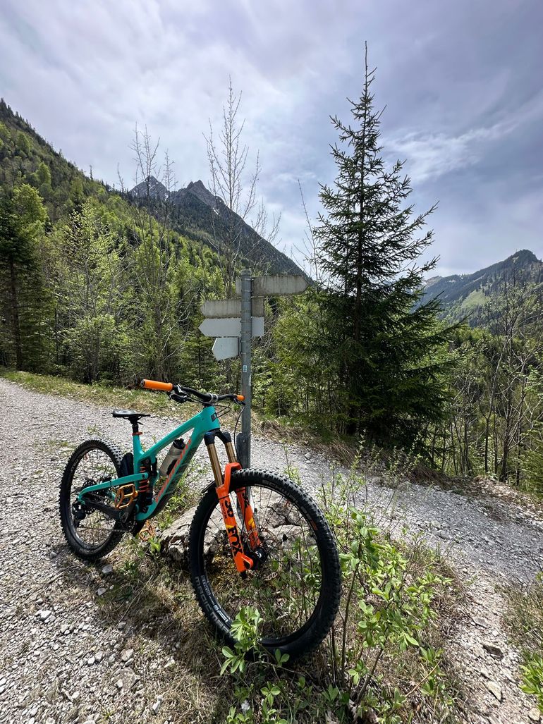 Gebrauchtes Propain Tyee CF 27.5 Highend 2021 2021 Mountainbike, Blau — Bild 5 von 7