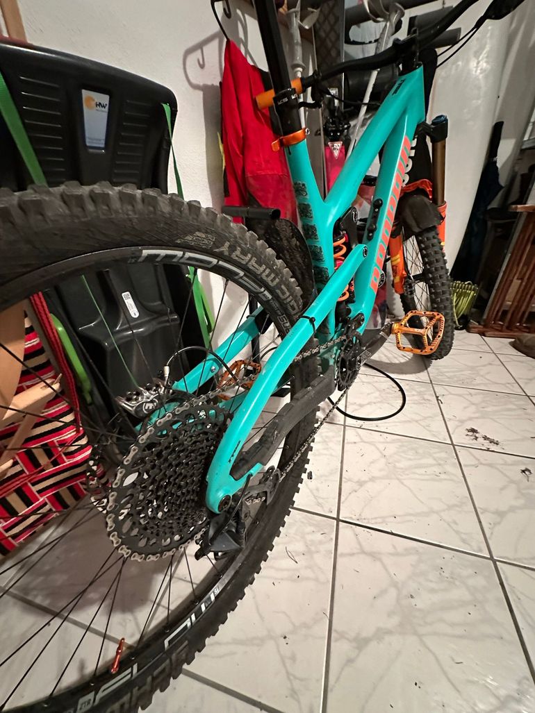 Gebrauchtes Propain Tyee CF 27.5 Highend 2021 2021 Mountainbike, Blau — Bild 2 von 7