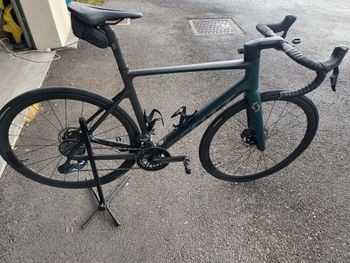 Scott Addict RC 20 2023 2023 Road & Gravel d'occasion — image 2 sur 5