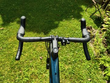 Used Giant Revolt Advanced 2 2022 2022 Road & Gravel, Blue — image 11 of 11