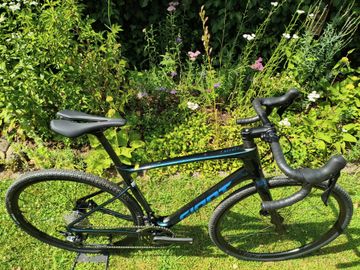 Used Giant Revolt Advanced 2 2022 2022 Road & Gravel, Blue — image 8 of 11