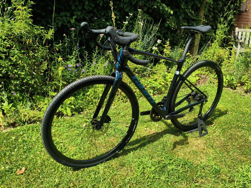 Used Giant Revolt Advanced 2 2022 2022 Road & Gravel, Blue — image 5 of 11