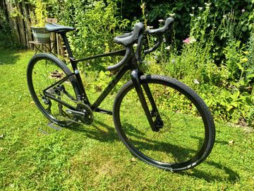 Used Giant Revolt Advanced 2 2022 2022 Road & Gravel, Black — image 2 of 12