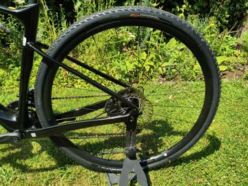 Used Giant Revolt Advanced 2 2022 2022 Road & Gravel, Black — image 10 of 12