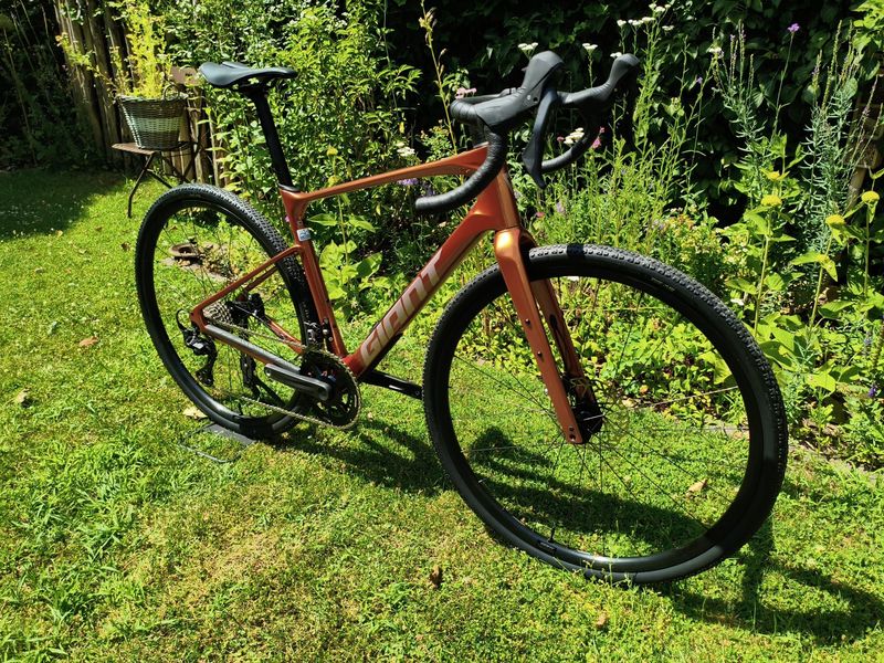 Used Giant Revolt Advanced 2 2025 2025 Road & Gravel, Red — image 2 of 10