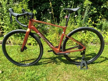Giant Revolt Advanced 2 2025 2025 Road & Gravel de segunda mano, Rojo — imagen 4 de 10