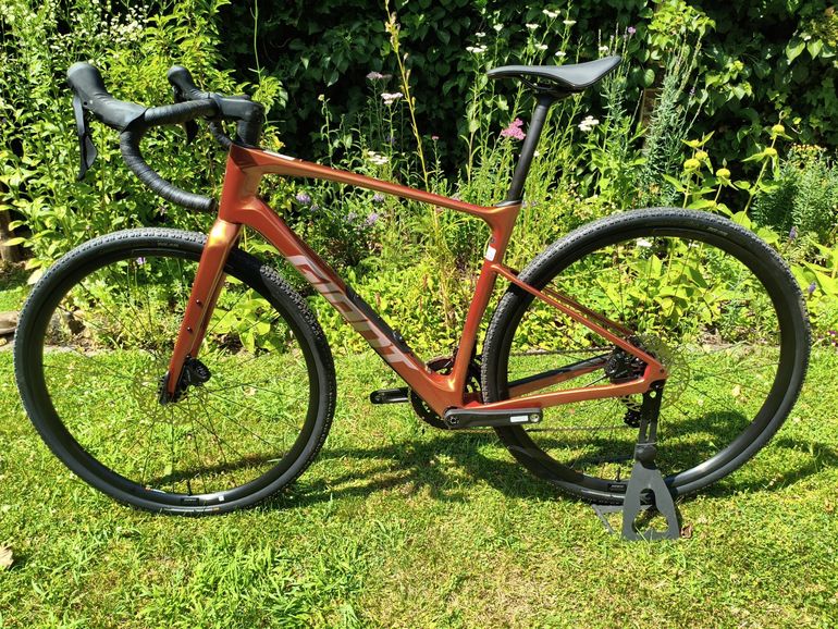 Giant Revolt Advanced 2 2025 2025 Road & Gravel de segunda mano, Rojo — imagen 4 de 10