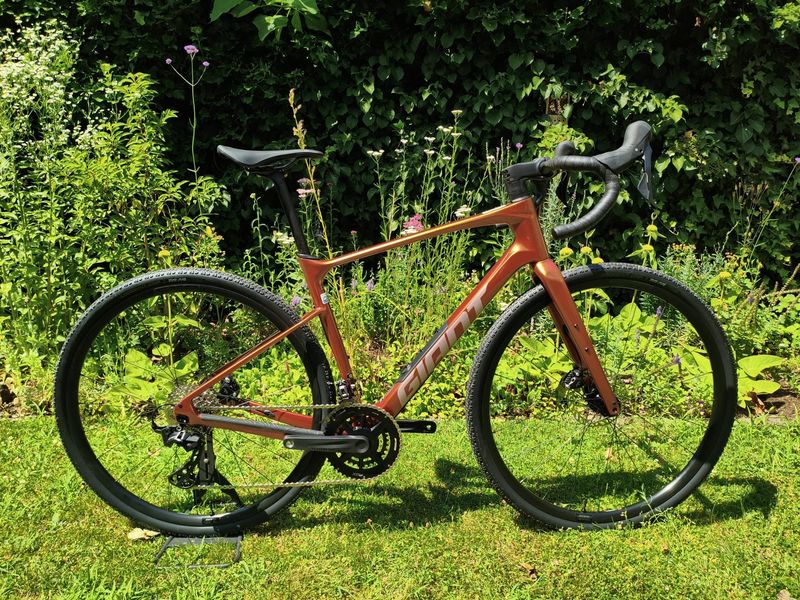 Used Giant Revolt Advanced 2 2025 2025 Road & Gravel, Red — image 1 of 10
