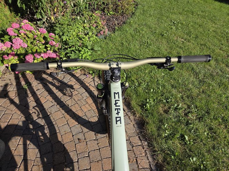 Gebrauchtes Commencal META AM 29 SIGNATURE 2021 2021 Mountainbike, Grün — Bild 9 von 23