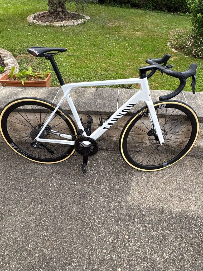 Used Canyon Ultimate CF SLX 8 Di2 2024 2024 Road & Gravel, White — image 1 of 3
