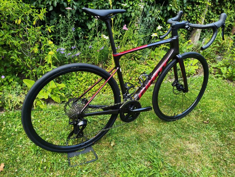 Used Giant Defy Advanced 2 2024 2024 Road & Gravel, Light Gray — image 3 of 11