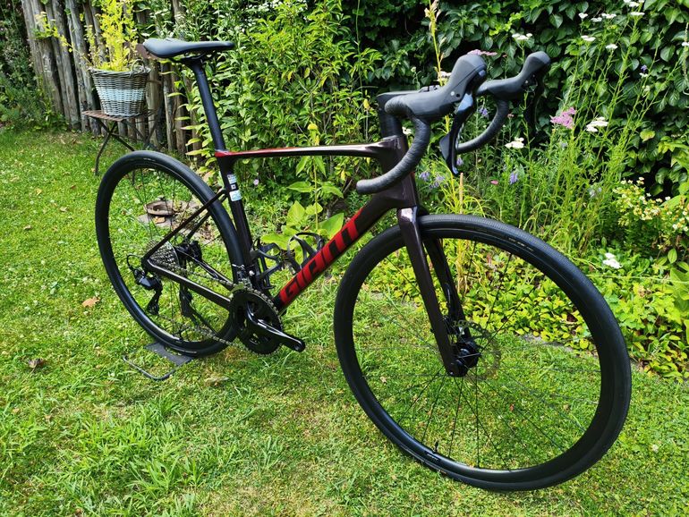 Used Giant Defy Advanced 2 2024 2024 Road & Gravel, Light Gray — image 2 of 11