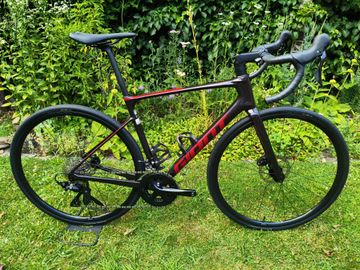 Tweedehands Giant Defy Advanced 2 2024 2024 Road & Gravel — afbeelding 1 van 11