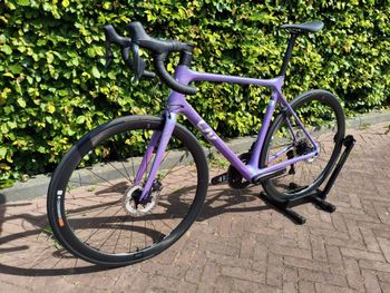Used Liv Langma Advanced Pro Disc 0 Pro Compact 2024 2024 Road & Gravel, Purple — image 5 of 15