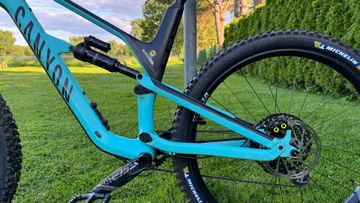 Tweedehands Canyon Spectral CF 7.0 2020 2020 Mountainbike — afbeelding 3 van 5