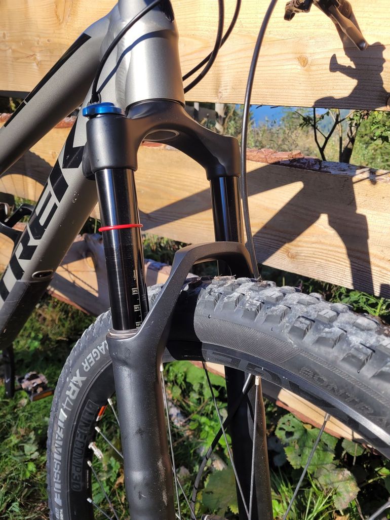 Used Trek Fuel EX 7 2020 2020 Mountainbike, Light Gray, 27.5, 29 — image 2 of 6