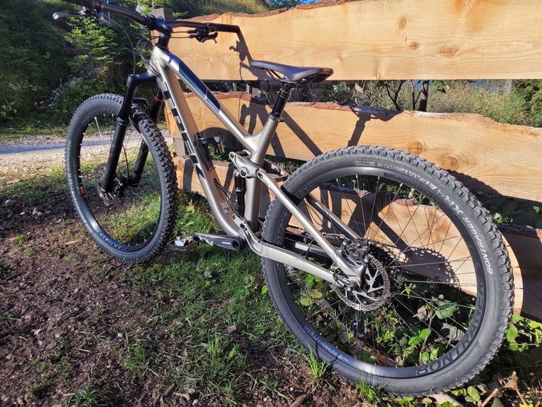 Used Trek Fuel EX 7 2020 2020 Mountainbike, Light Gray, 27.5, 29 — image 5 of 6
