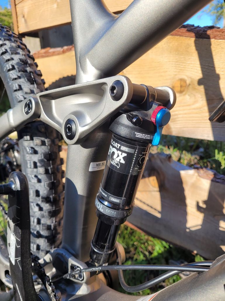 Used Trek Fuel EX 7 2020 2020 Mountainbike, Light Gray, 27.5, 29 — image 4 of 6