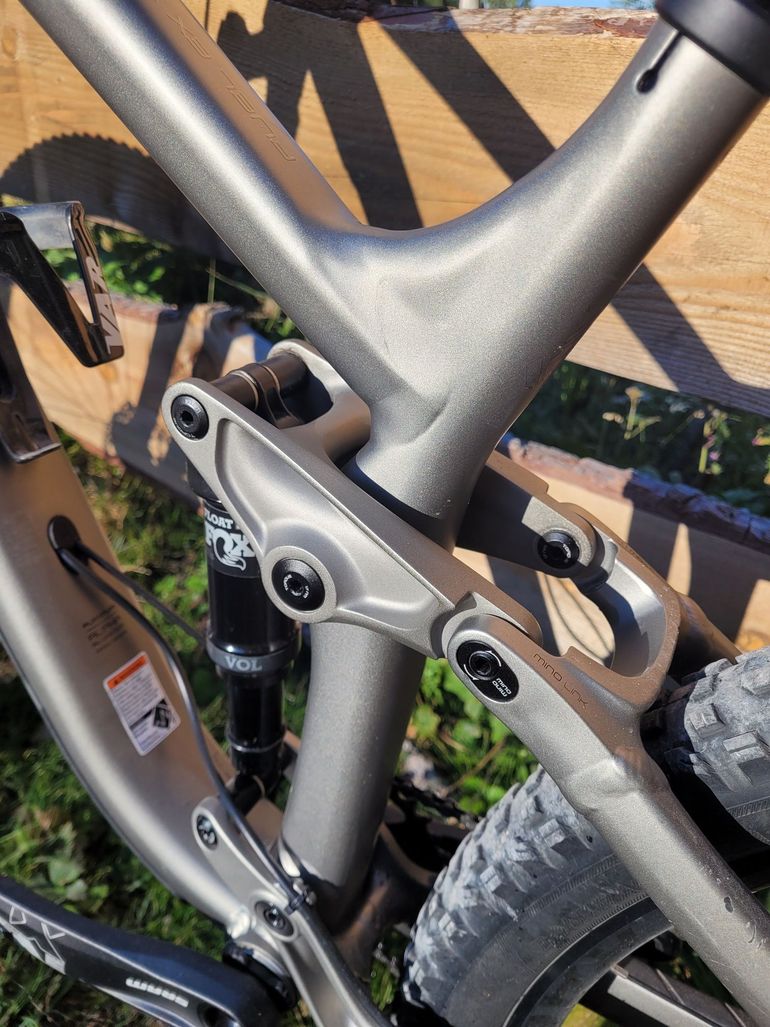 Used Trek Fuel EX 7 2020 2020 Mountainbike, Light Gray, 27.5, 29 — image 6 of 6