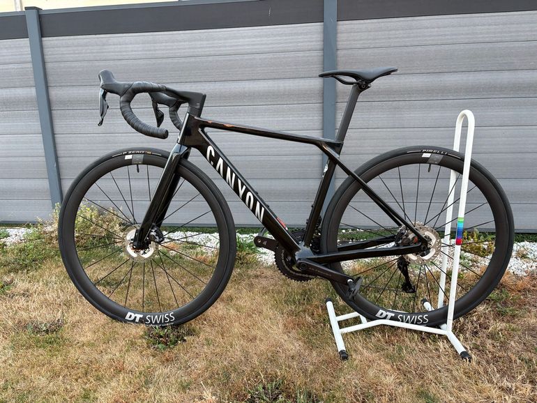 Used Canyon Ultimate CF SLX 8 Di2 2026 2026 Road & Gravel, Black — image 1 of 3