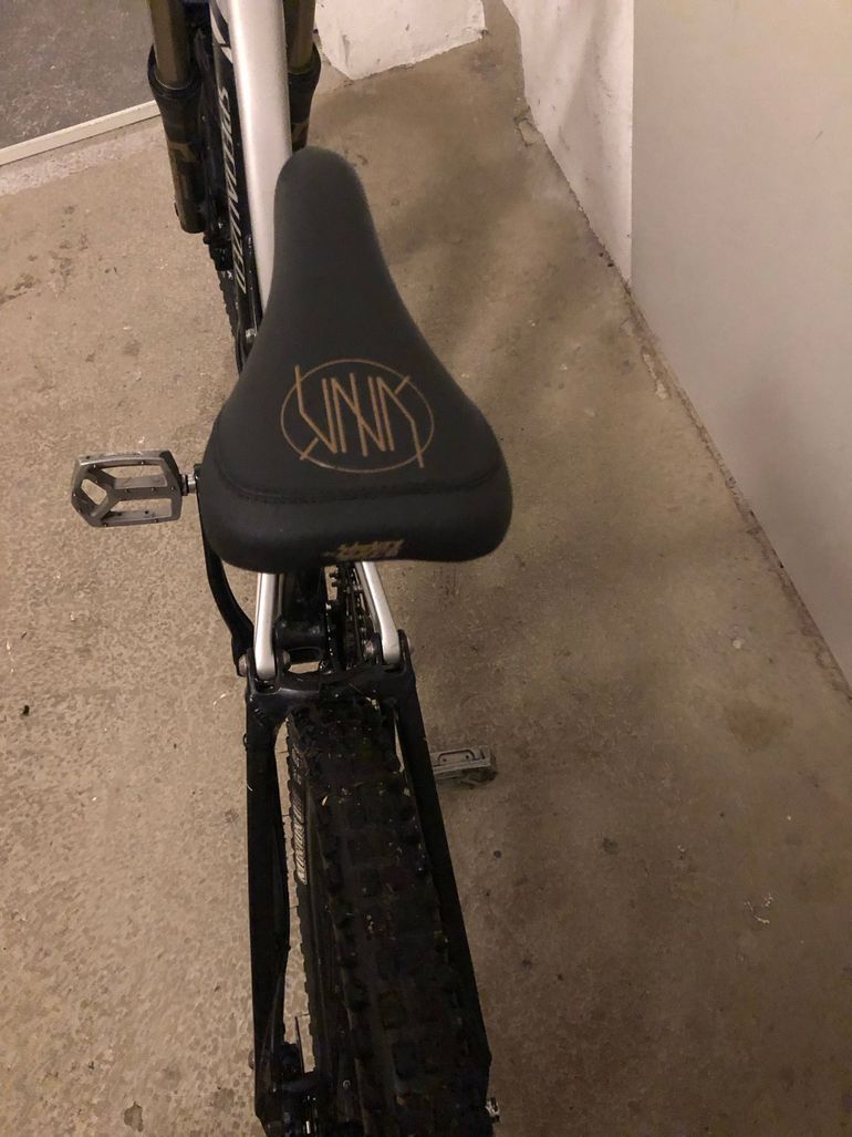 Used Specialized BigHit FSR II 2010 2010 Mountainbike, Light Gray — image 7 of 9