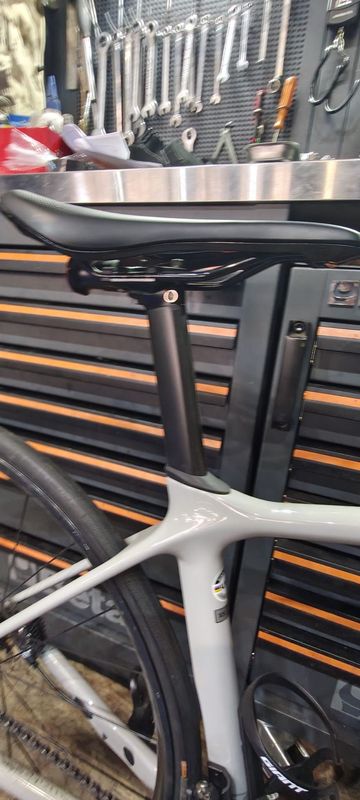Used Giant Tcr advanced Shimano Ultegra 2021 Road & Gravel, Light Gray — image 7 of 7