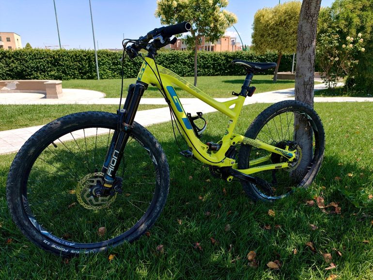 GT Sensor Alloy Comp 2018 2018 Mountainbike d'occasion — image 5 sur 6